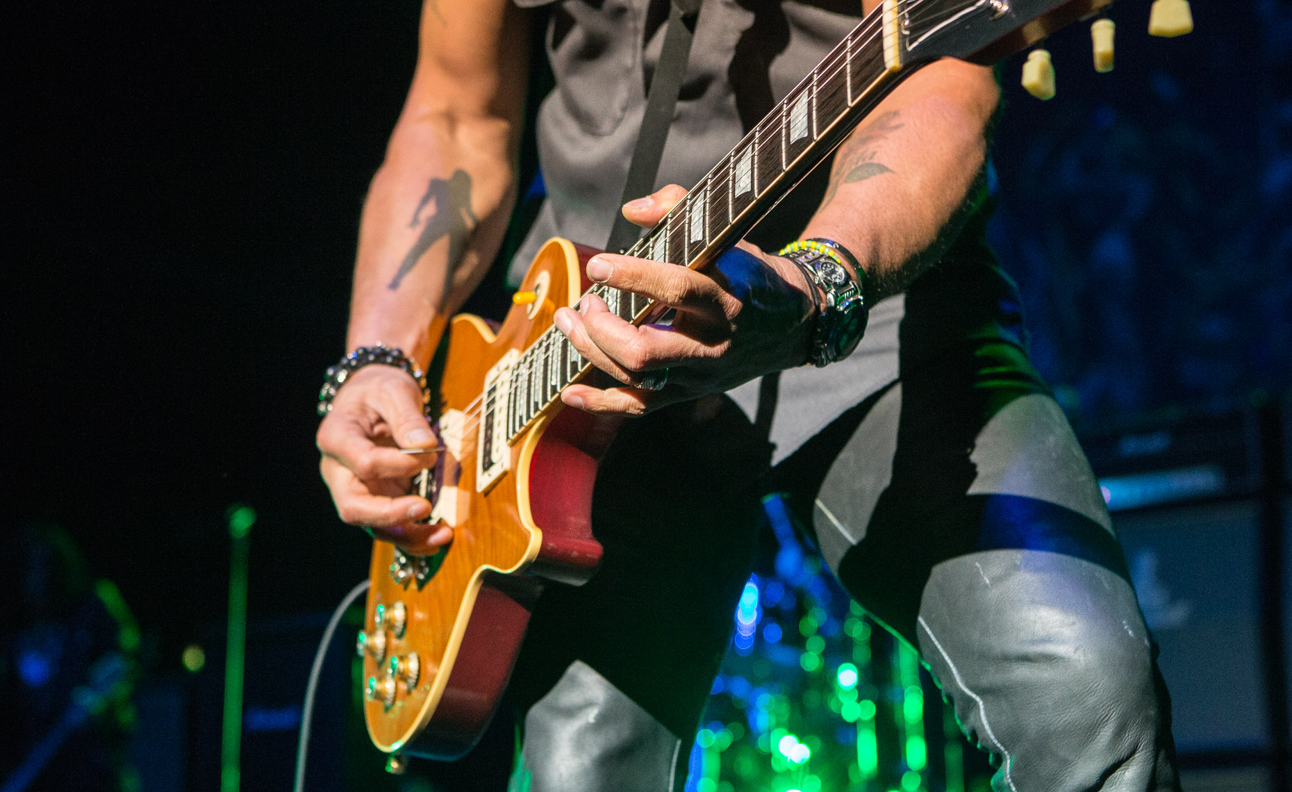 Slash hands and guitar detail